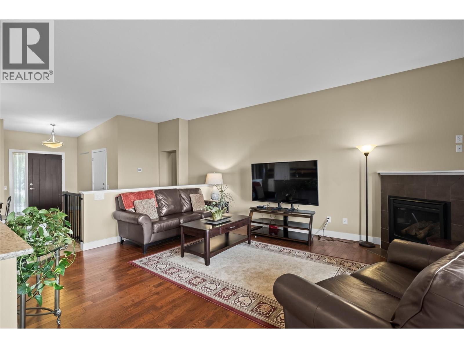 #2 2421 Glacier Court - 11
