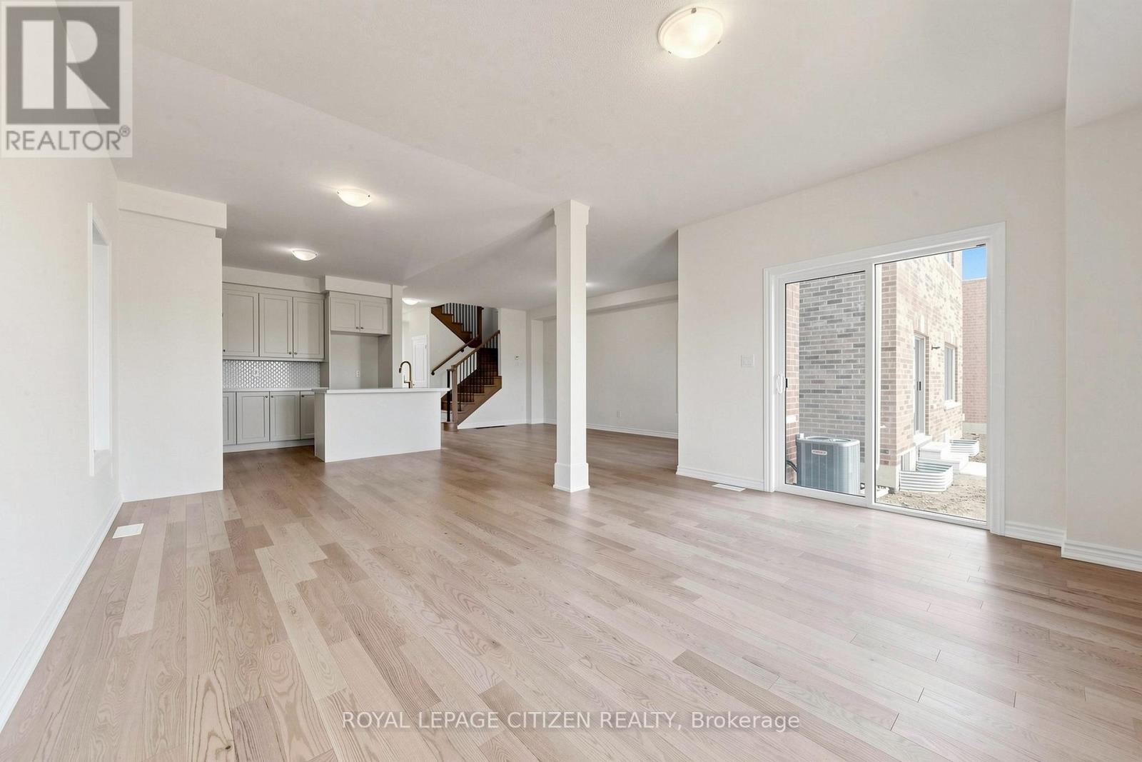 8 FENN CRESCENT - 10