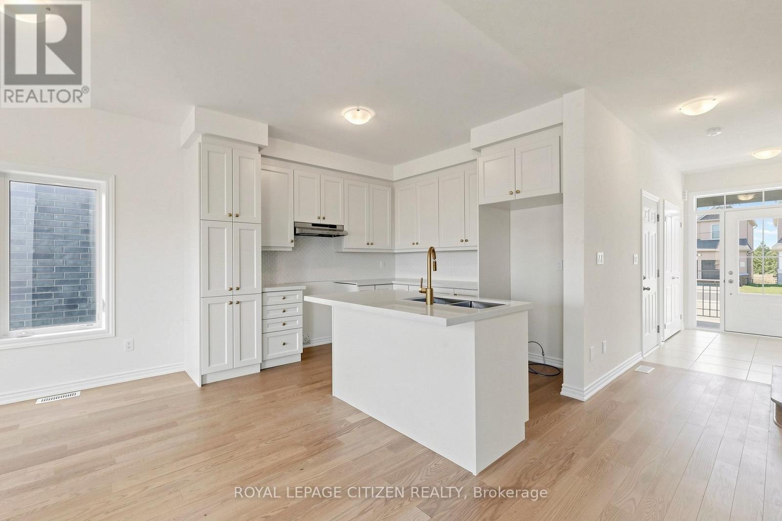 8 FENN CRESCENT - 13