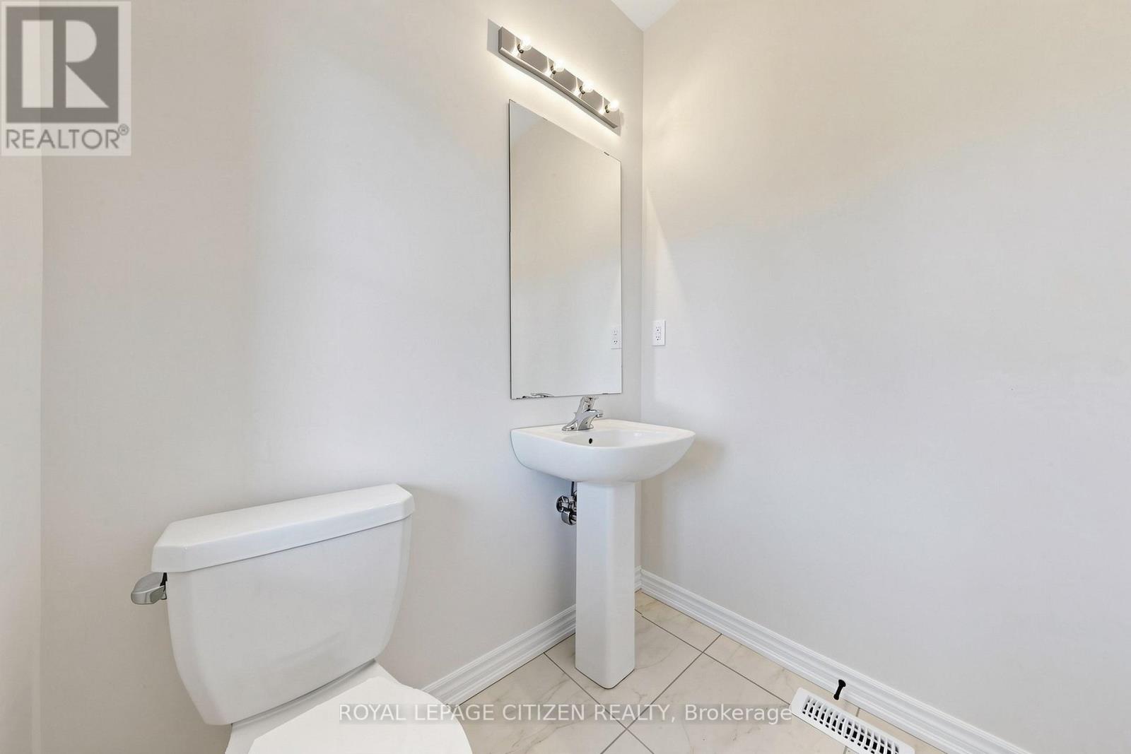 8 FENN CRESCENT - Image 18