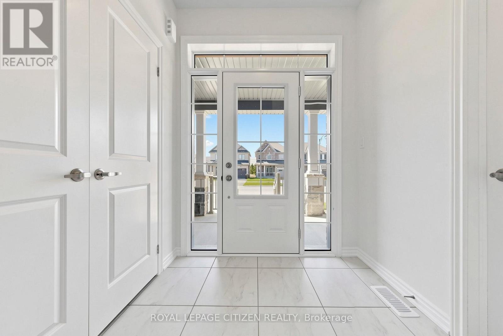 8 FENN CRESCENT - Image 19