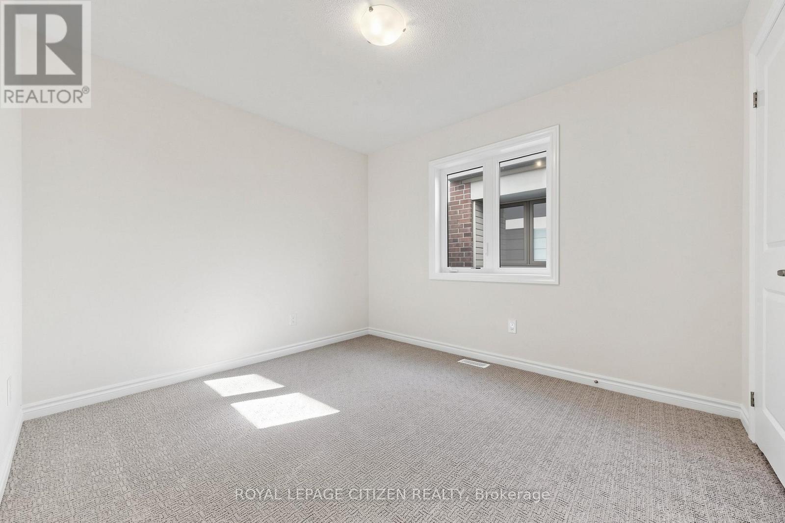 8 FENN CRESCENT - Image 35