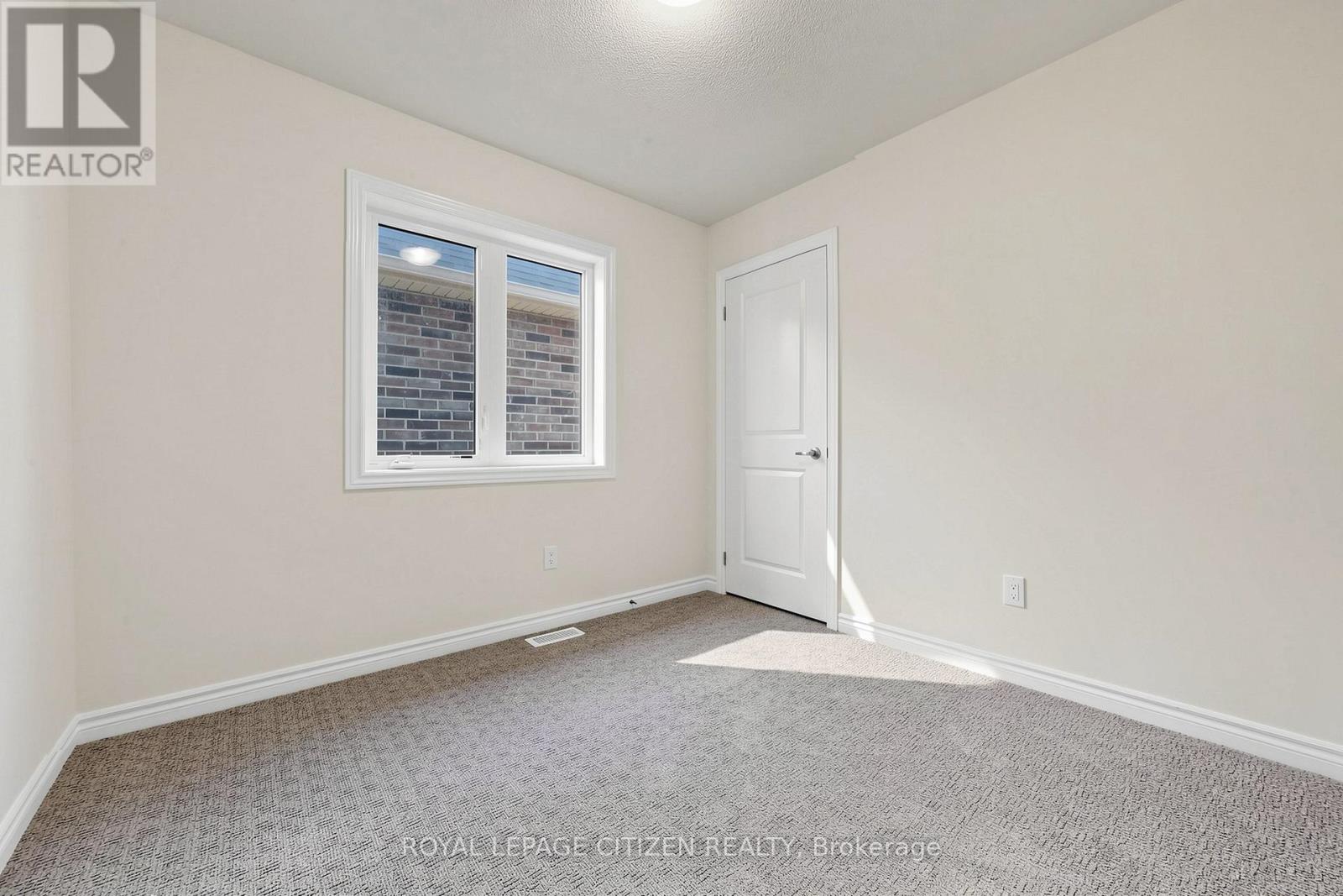 8 FENN CRESCENT - Image 37