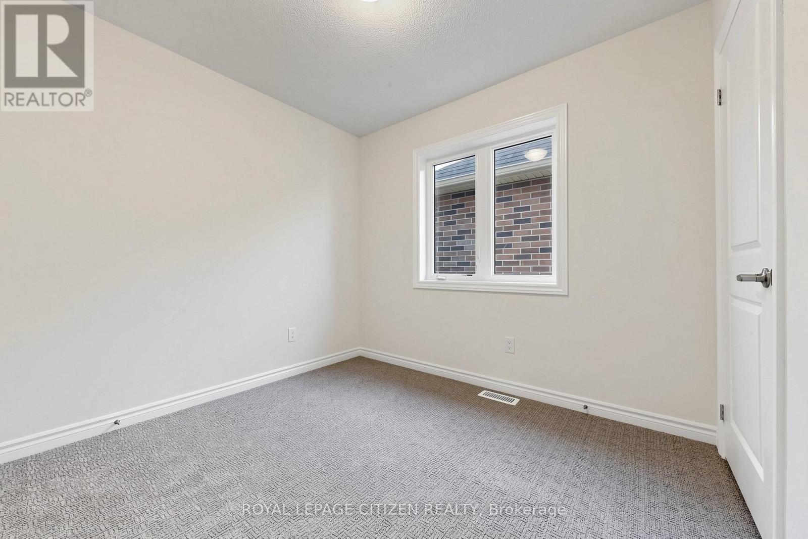 8 FENN CRESCENT - Image 38