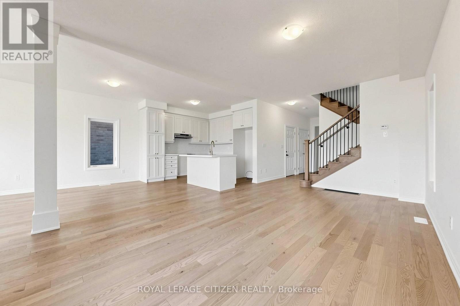 8 FENN CRESCENT - 6