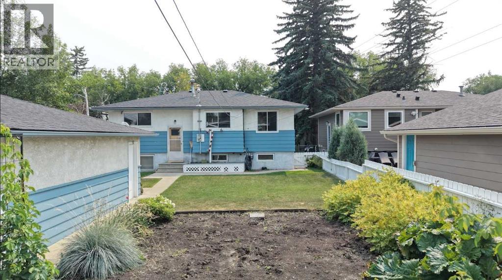 712 55 Avenue SW - 23