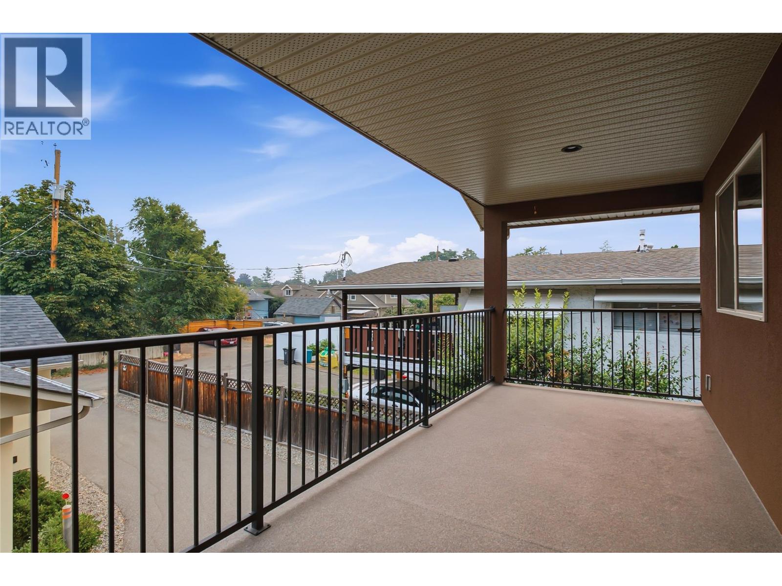 560 Christleton Avenue - 23