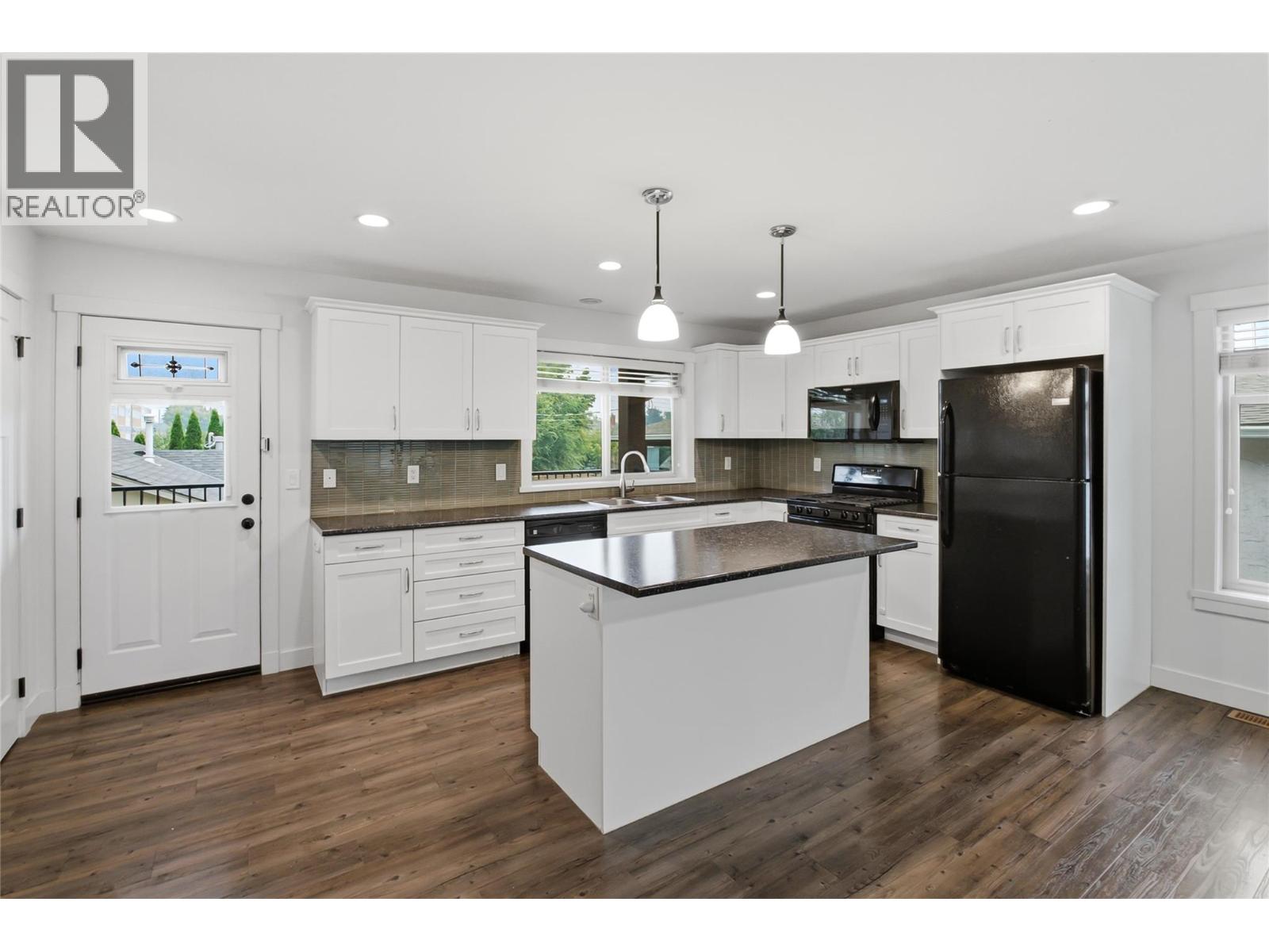 560 Christleton Avenue - Image 10
