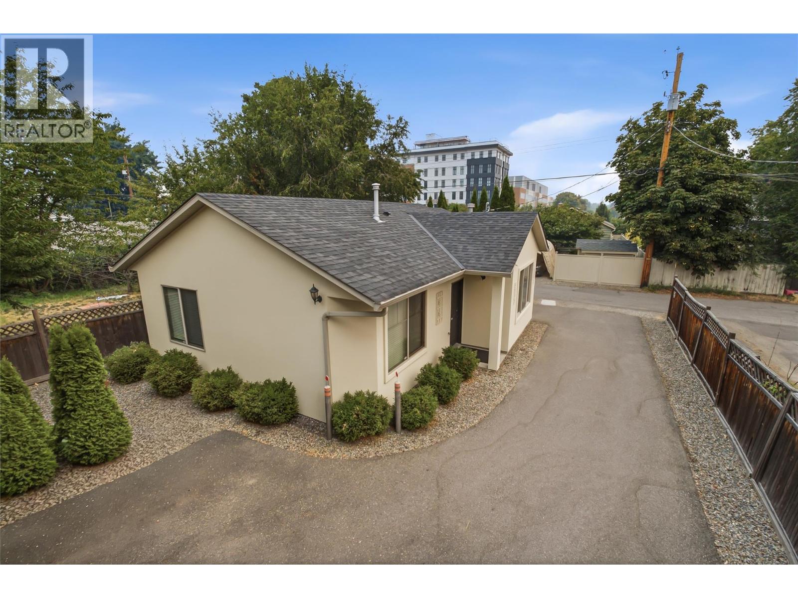 560 Christleton Avenue - 37