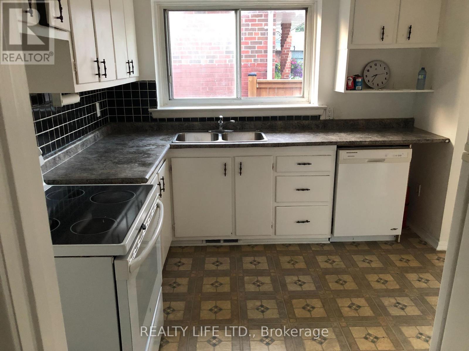 54 GARSIDE CRESCENT - 7