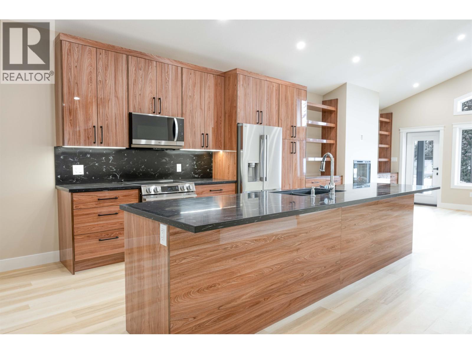 Photo 10 of 36 — 117 960 NORTH NECHAKO ROAD · Prince George, BC