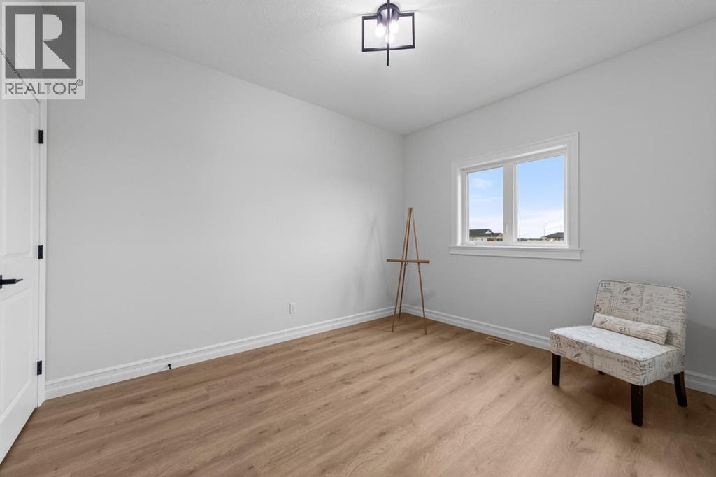 5737 55 Avenue - 21