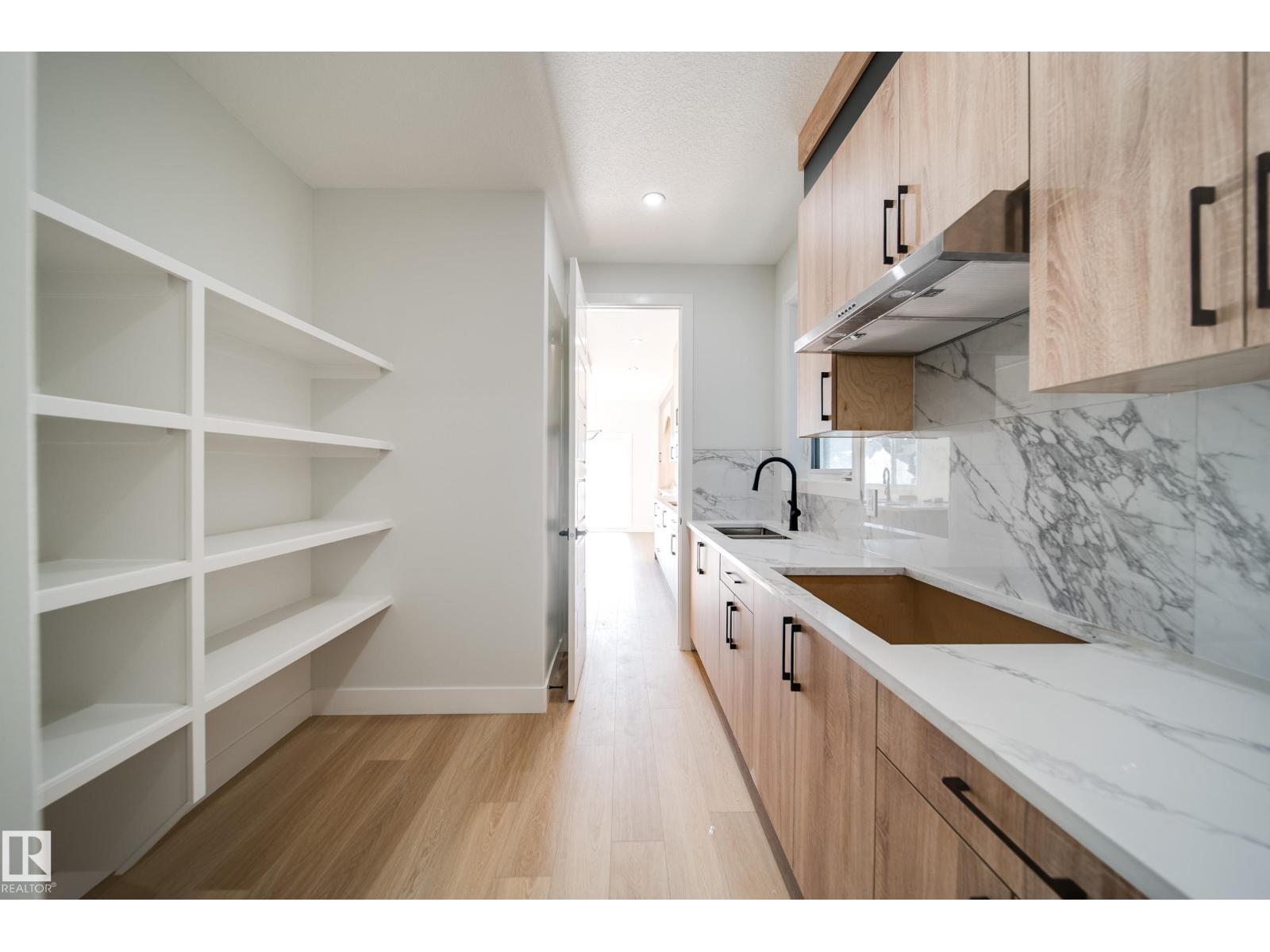 7027 177 AV NW - 6