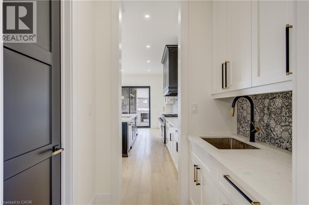 8 EDGEVIEW Crescent - Image 9