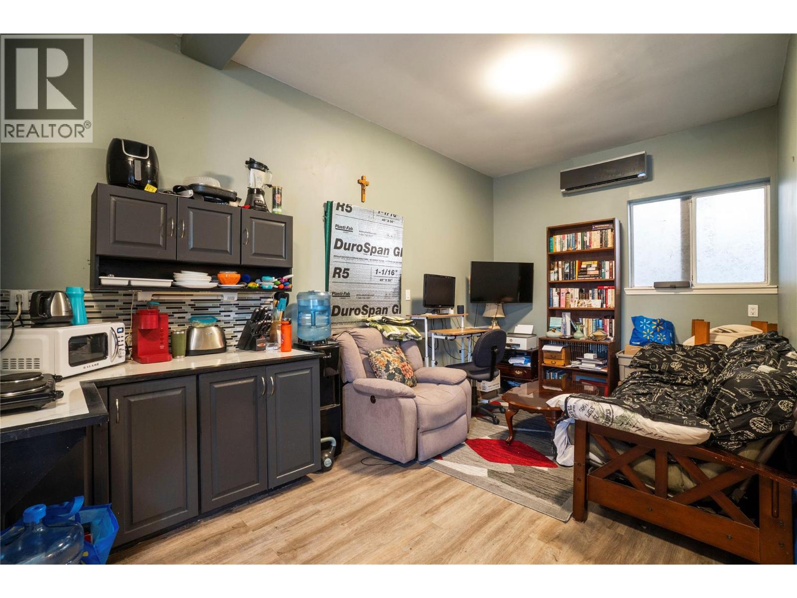 6327 Squilax-Anglemont Road - Image 21