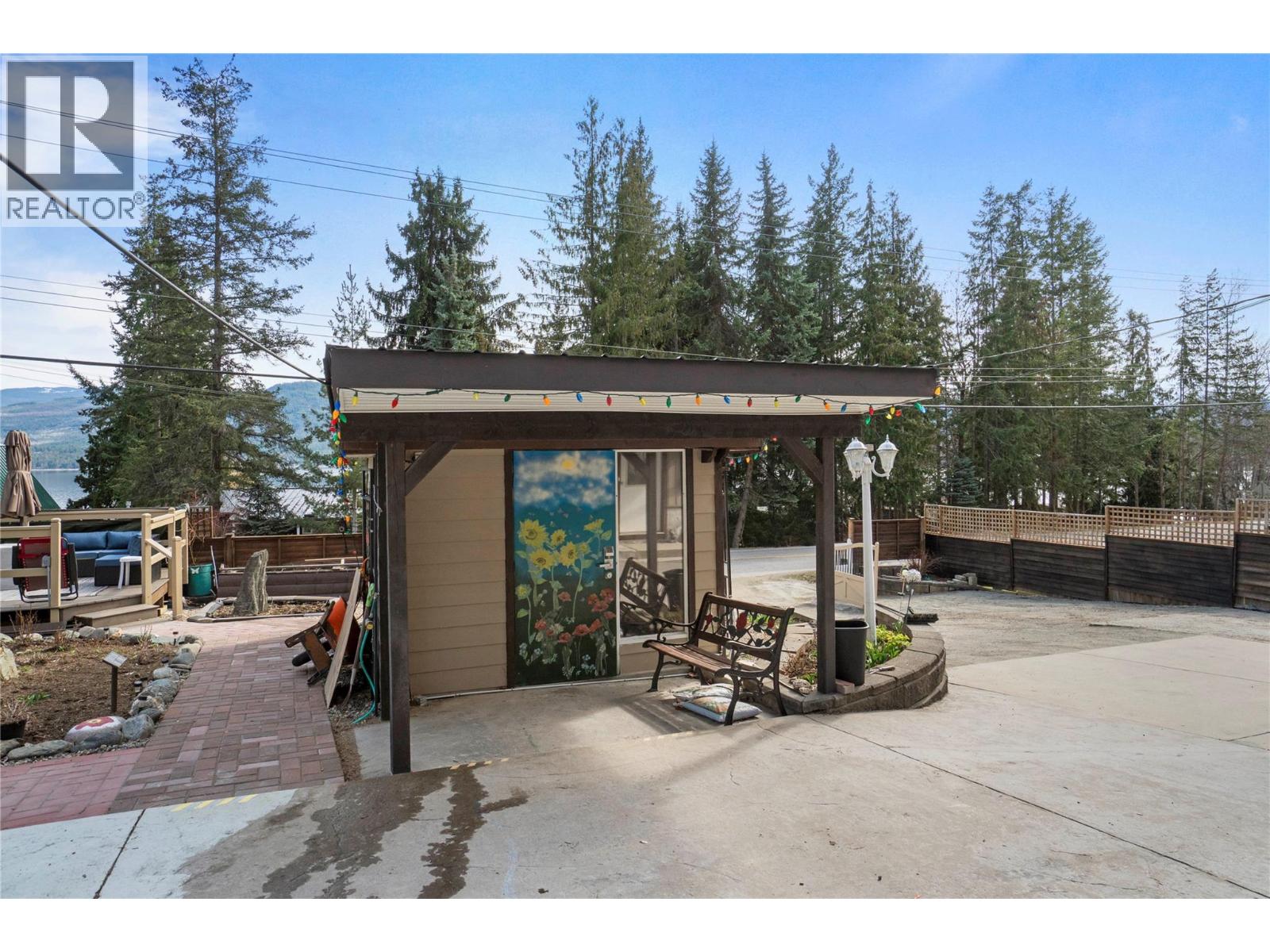 6327 Squilax-Anglemont Road - 54