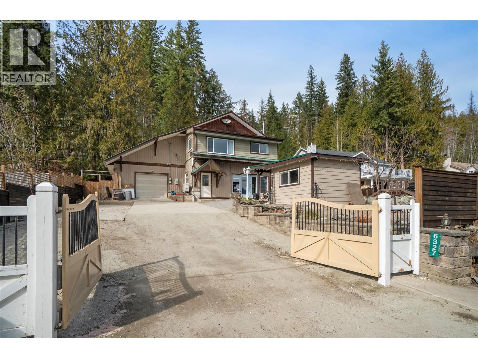 6327 Squilax-Anglemont Road - Image 58