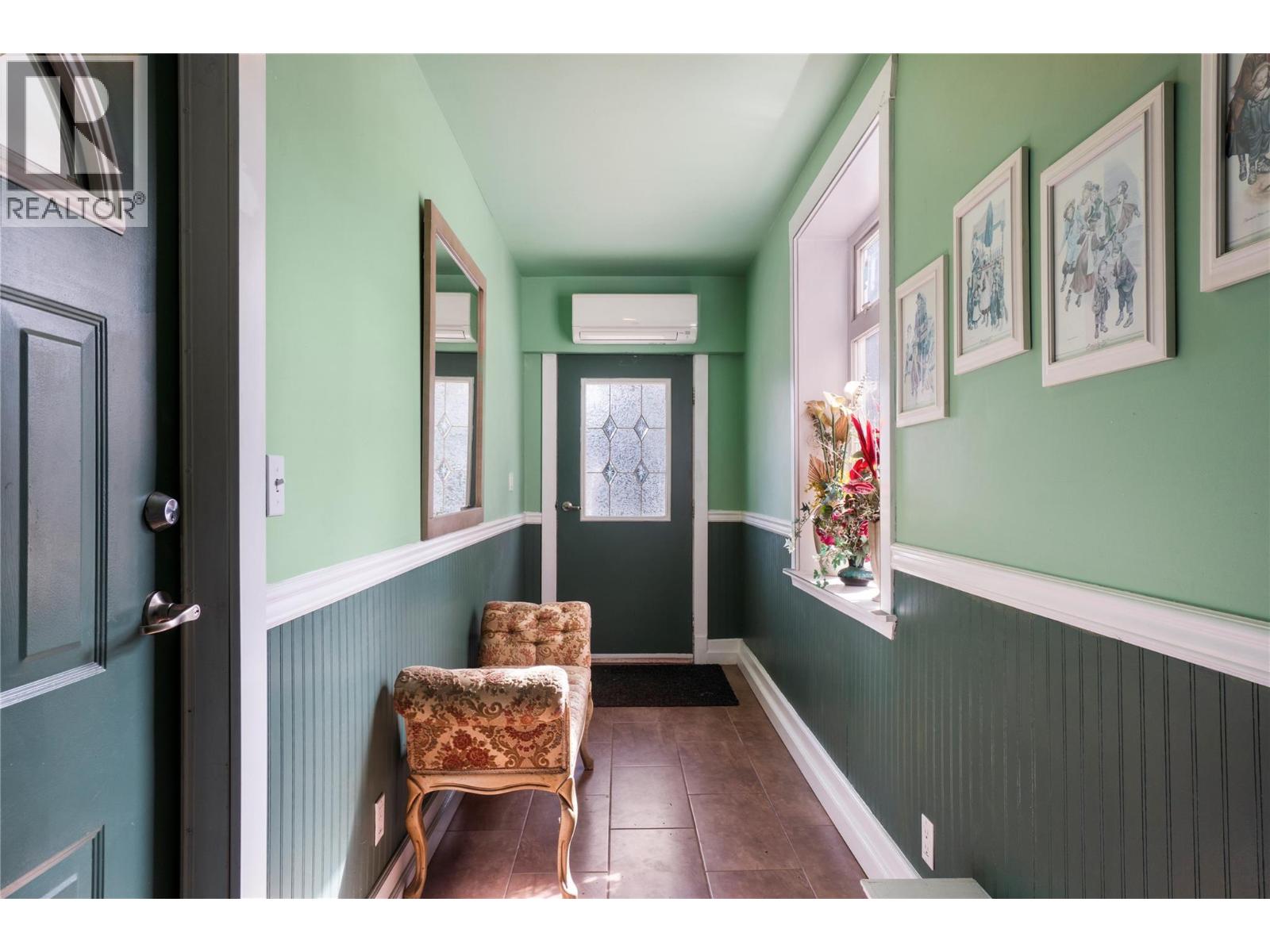 6327 Squilax-Anglemont Road - 29