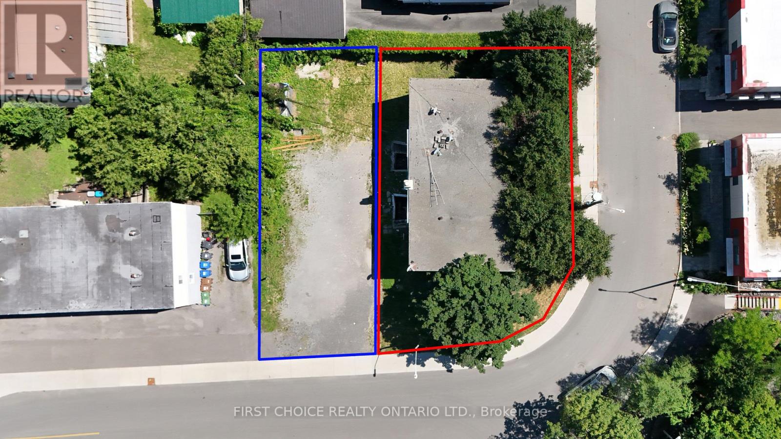Photo of the lot which is shown with red border