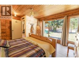 Primary Bedroom - 2572 Stoney Drive, Kamloops, BC V2H1P1 Photo 9
