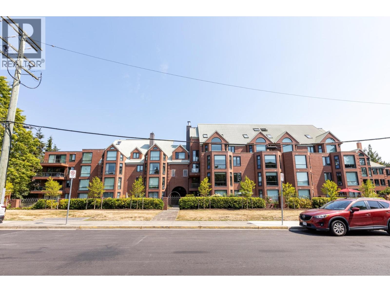 Property for sale at 408 1350 VIEW CRESCENT