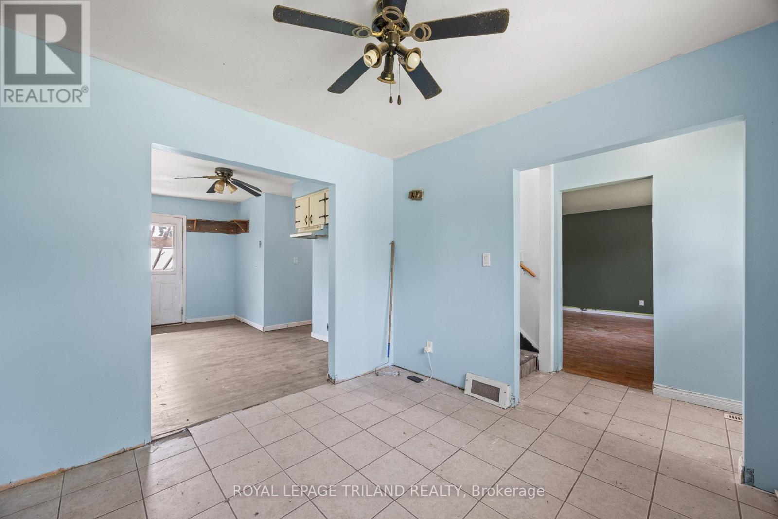 10207 IVAN DRIVE - Image 9