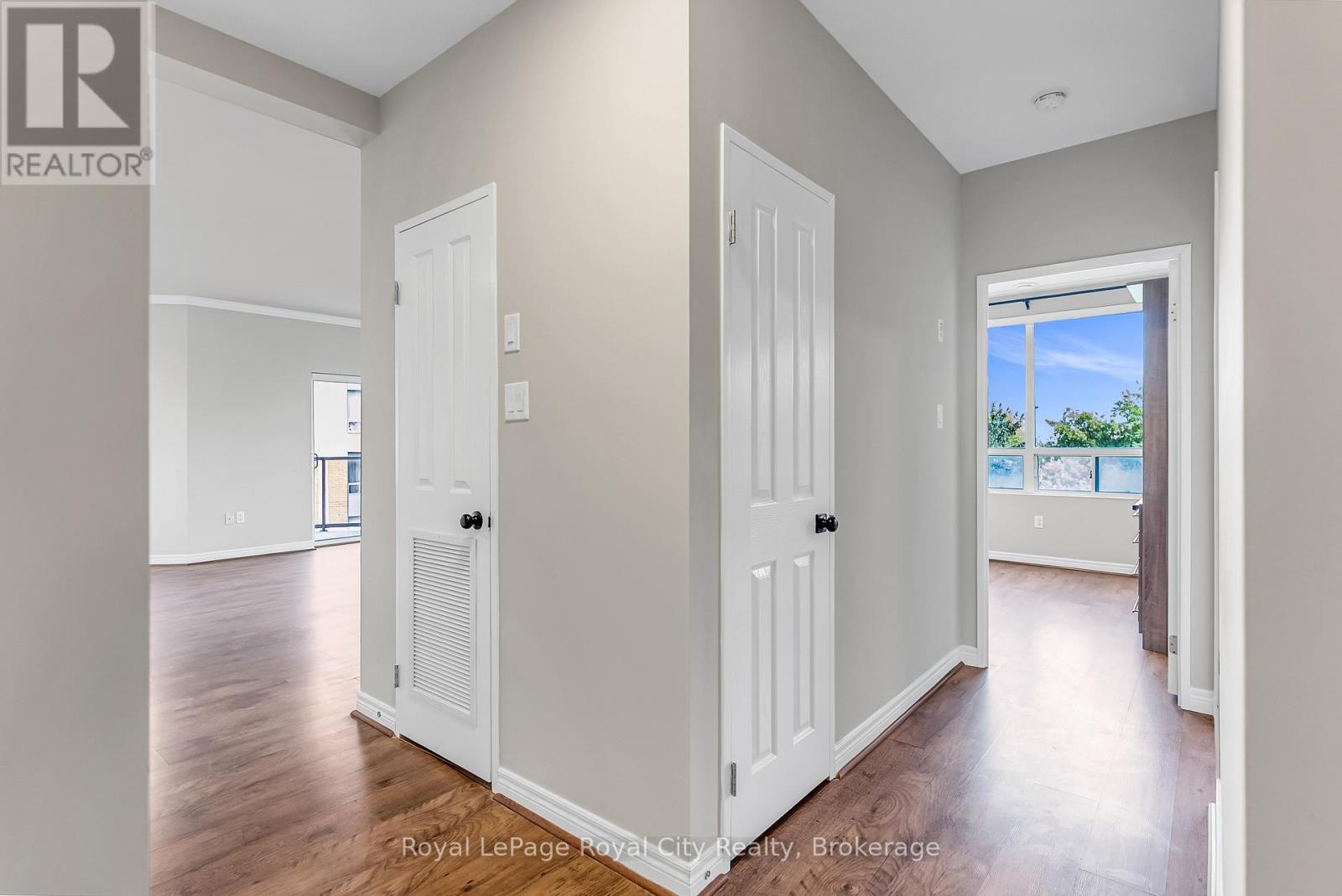 #301 60 WYNDHAM STREET S - 18