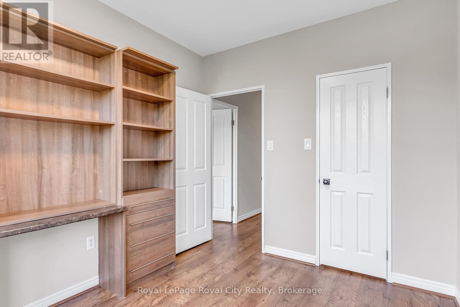 #301 60 WYNDHAM STREET S - 20