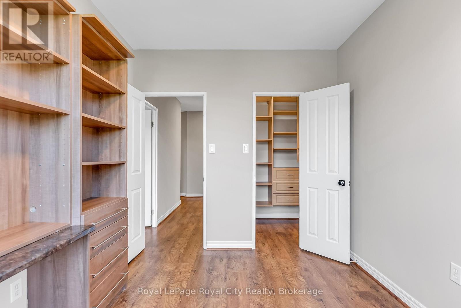 #301 60 WYNDHAM STREET S - 21