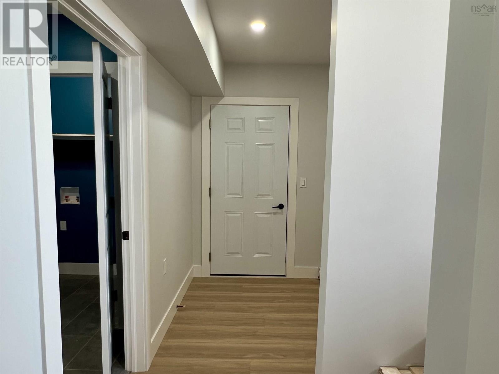 28 Centennial Drive - 35