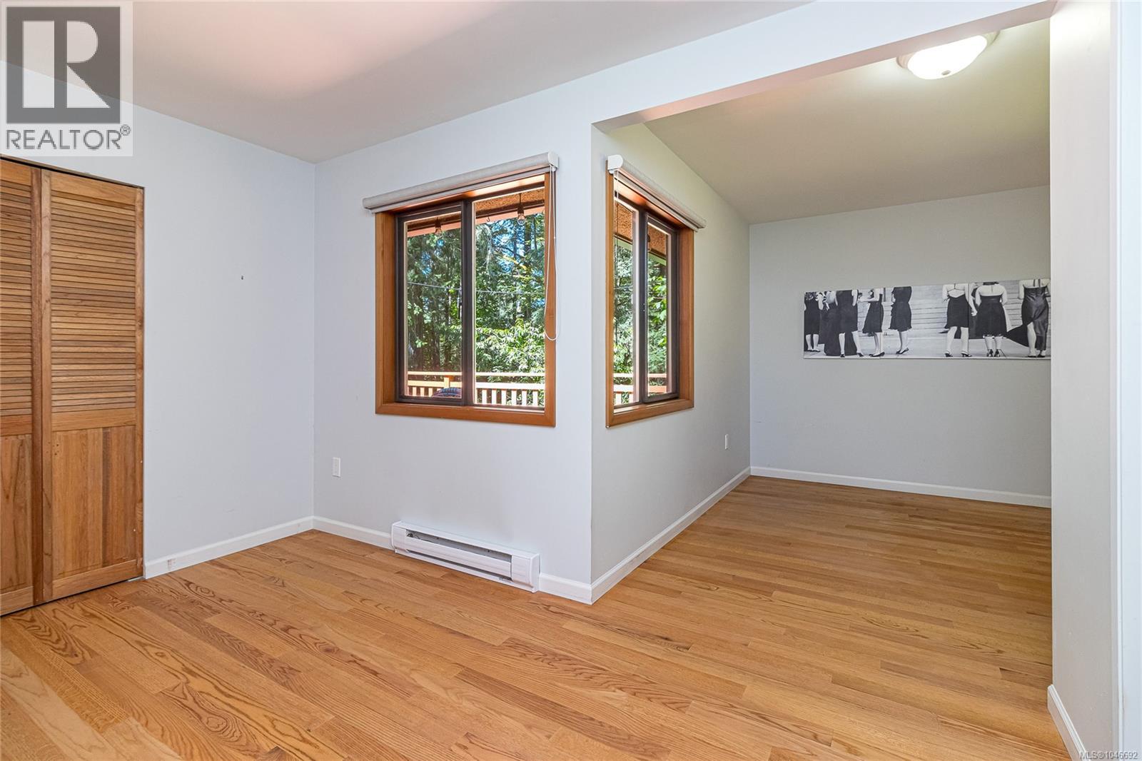 100 Viaduct Ave W - 33