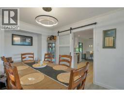 Living room - 1728 Aspen Way, Campbell River, BC V9W7E5 Photo 9