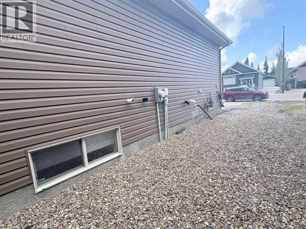 1319 54 Avenue Close - Photo 19
