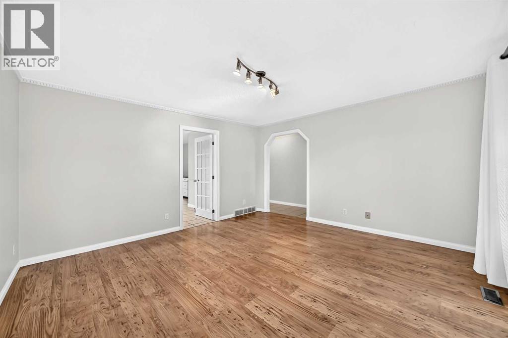 439 Queen Charlotte Drive SE - 12