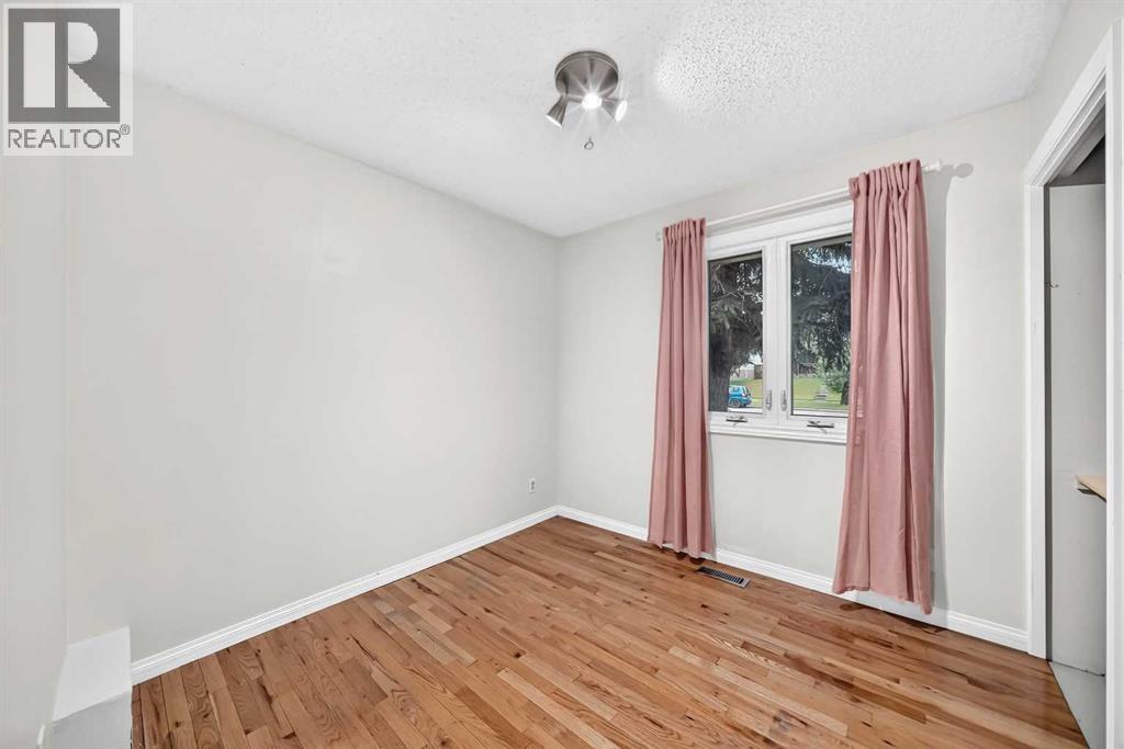 439 Queen Charlotte Drive SE - 19