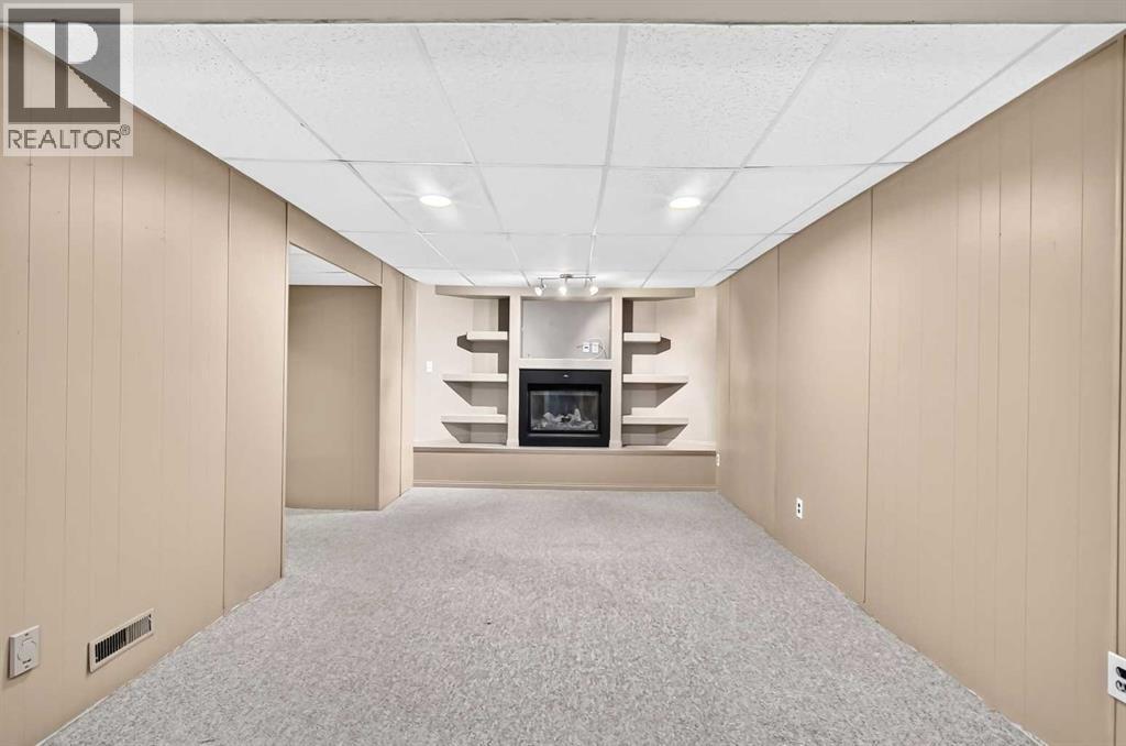 439 Queen Charlotte Drive SE - 26