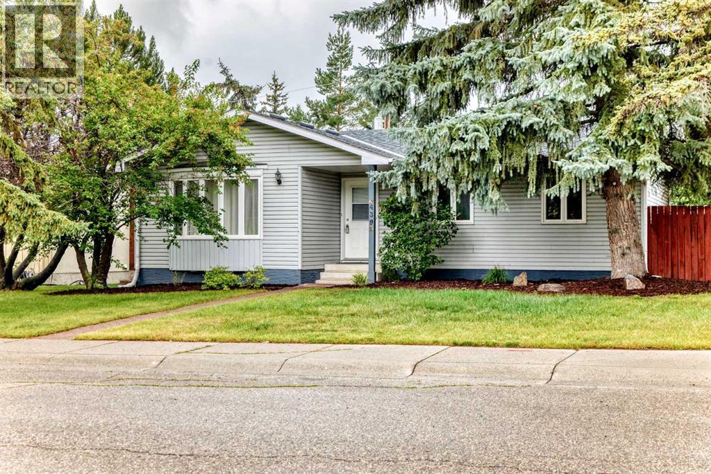 439 Queen Charlotte Drive SE - 2
