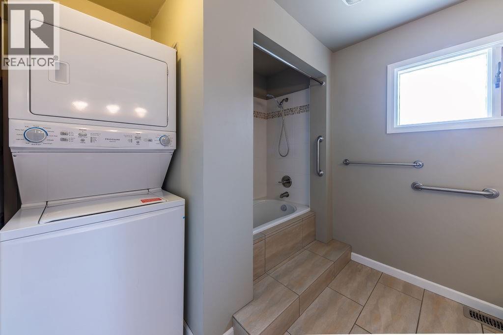 760 ARBUTUS Street - 33