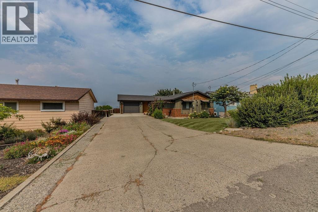 760 ARBUTUS Street - 4