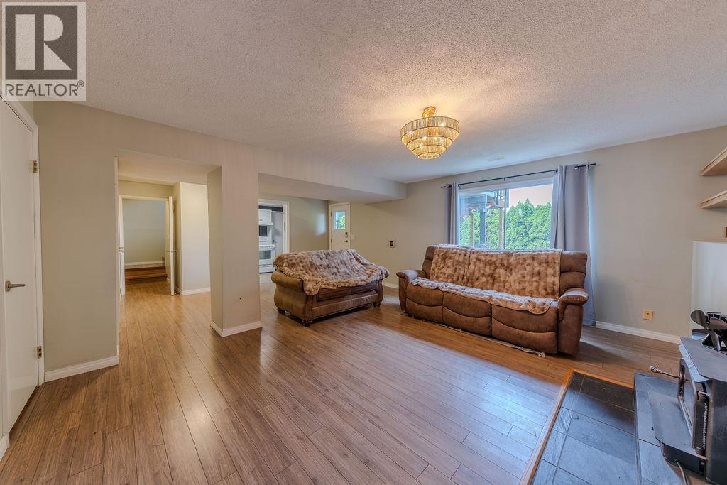 760 ARBUTUS Street - 47