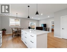 4pc Ensuite bath - 1330 10 Street Sw Unit# 16, Salmon Arm, BC V1E0E4 Photo 6