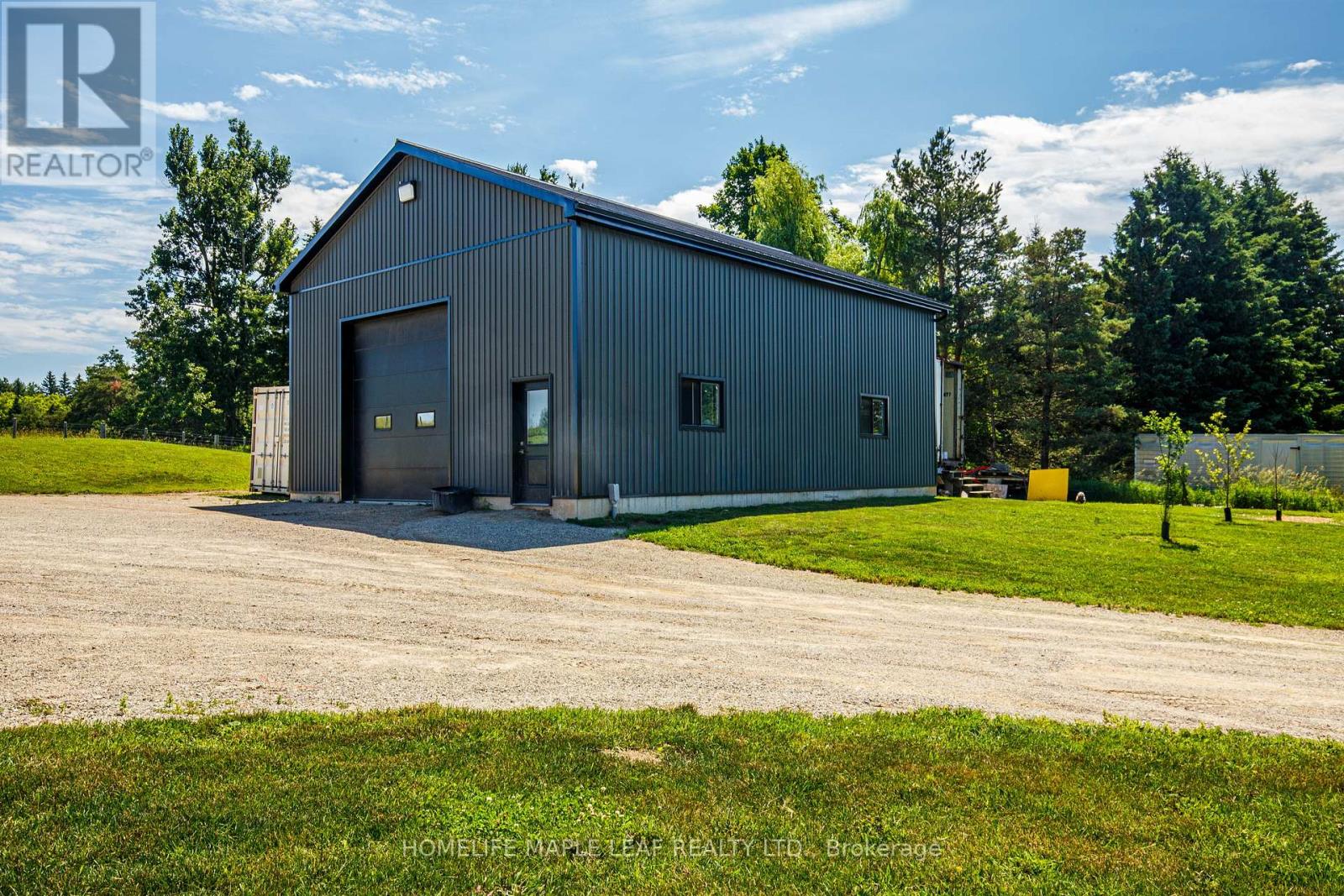 #17 585437 COUNTY ROAD - Image 40
