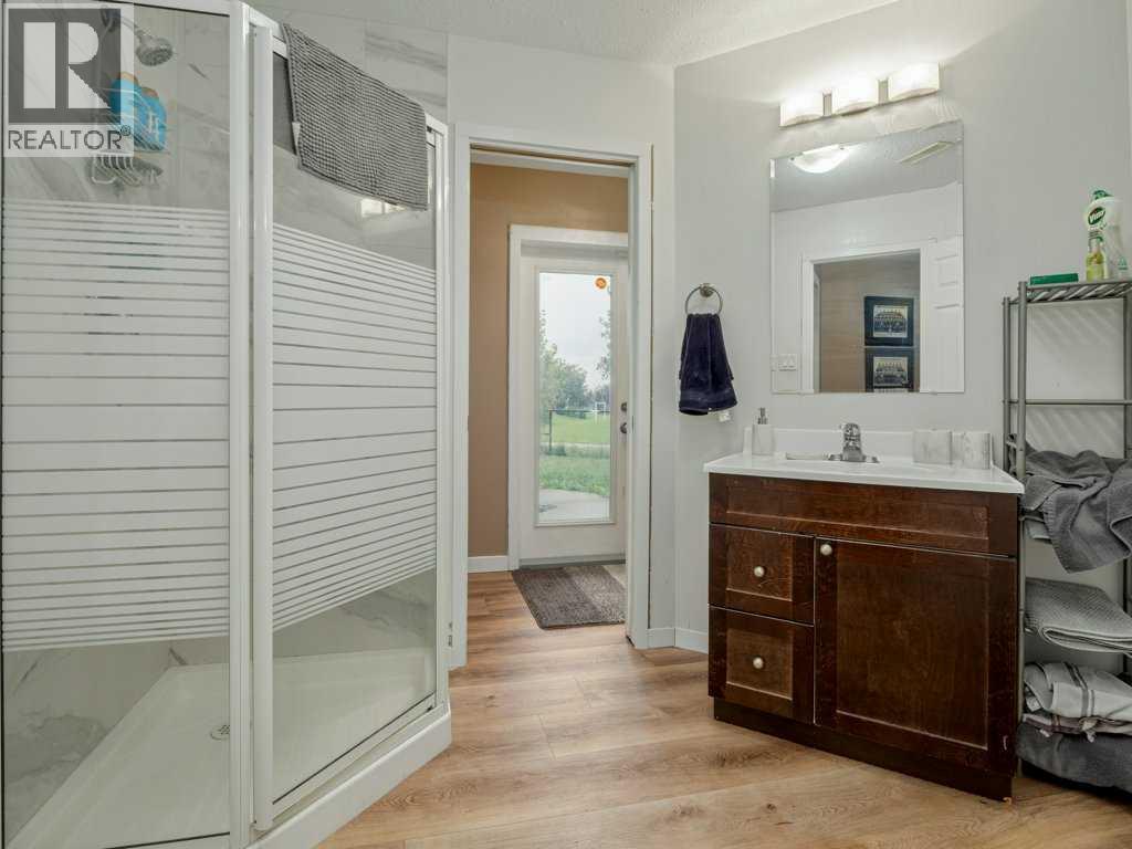 532 Margaret Sutherland Crescent N - 35