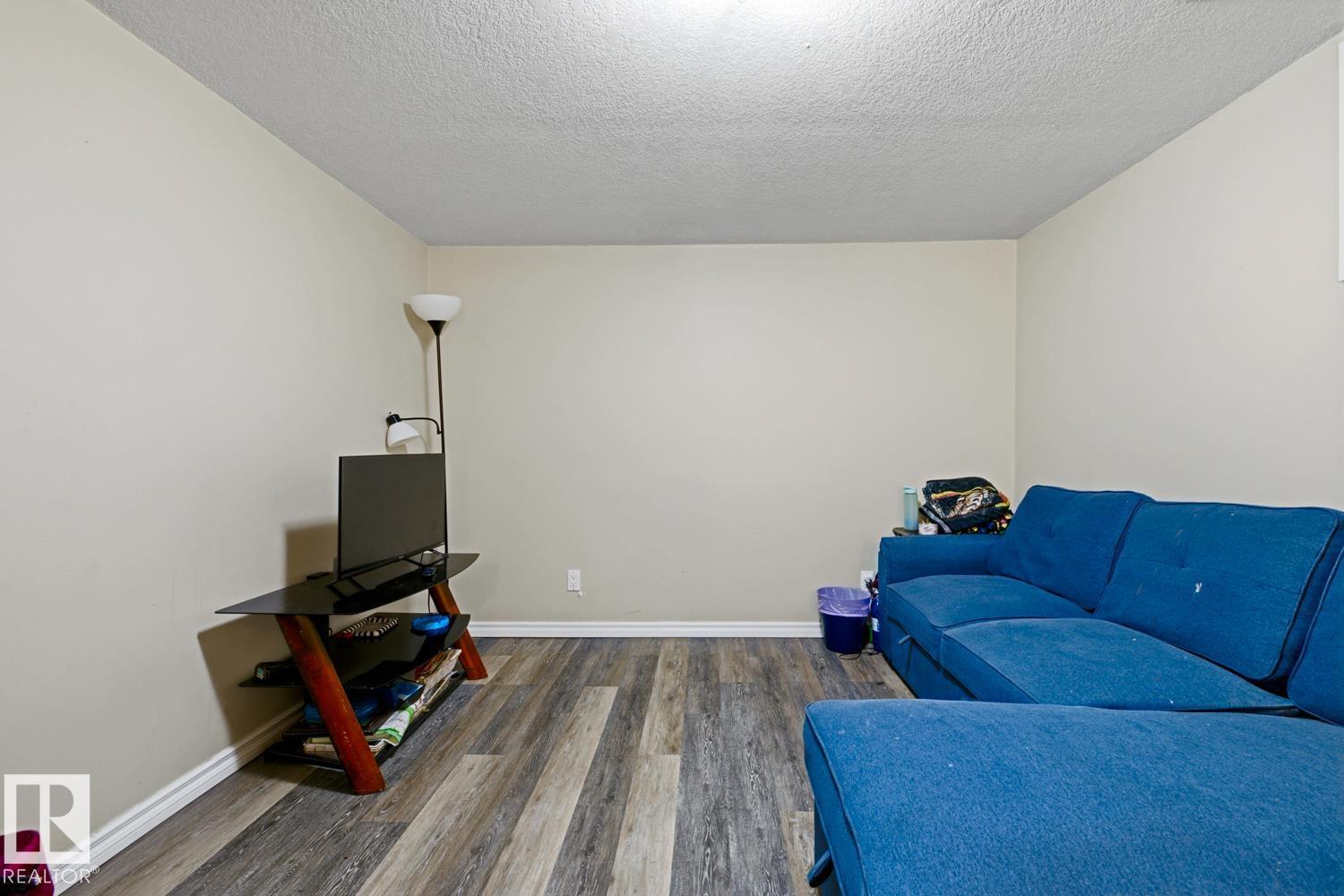 9712 162 ST NW - 15
