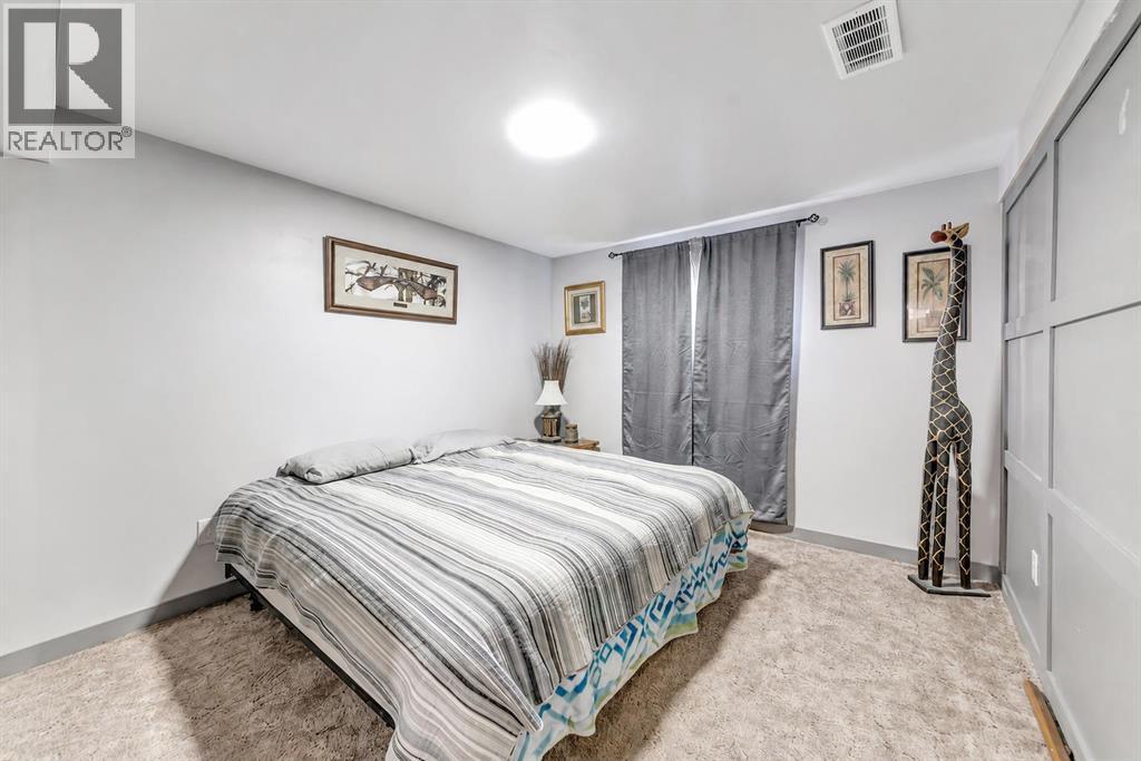 1512 49 Avenue - 20
