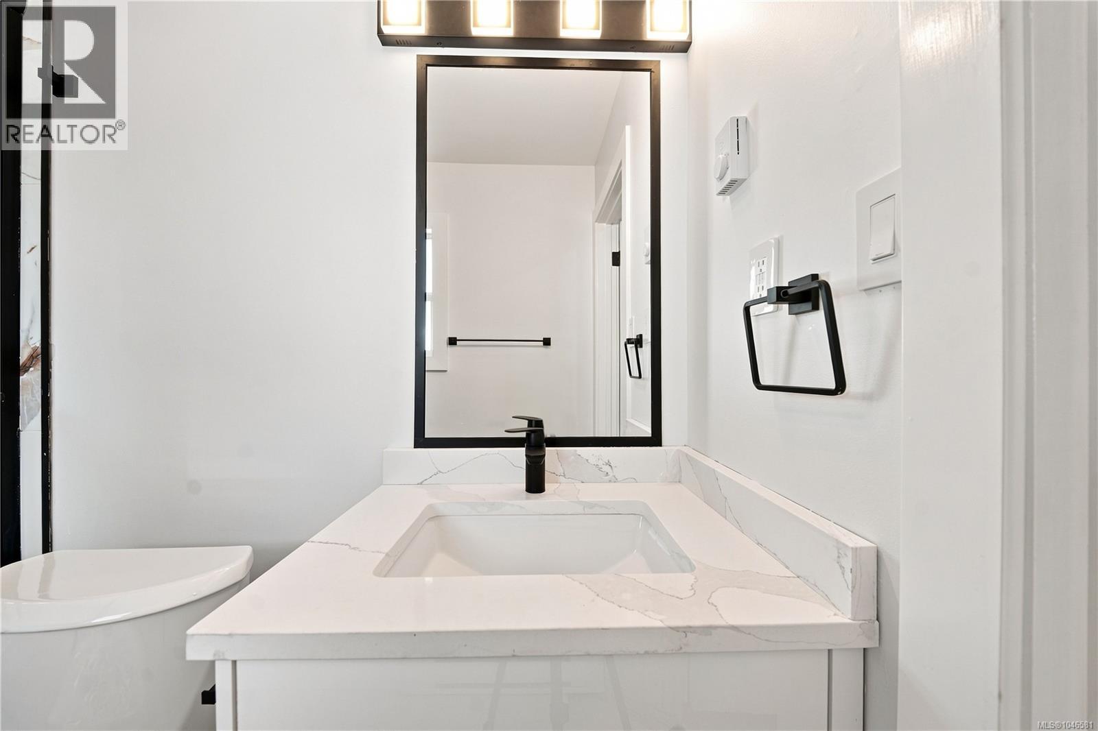 3538 Foxglove Rd - Image 16