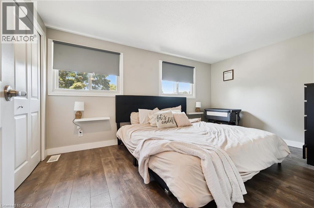 589 ELGIN Street N - Image 19