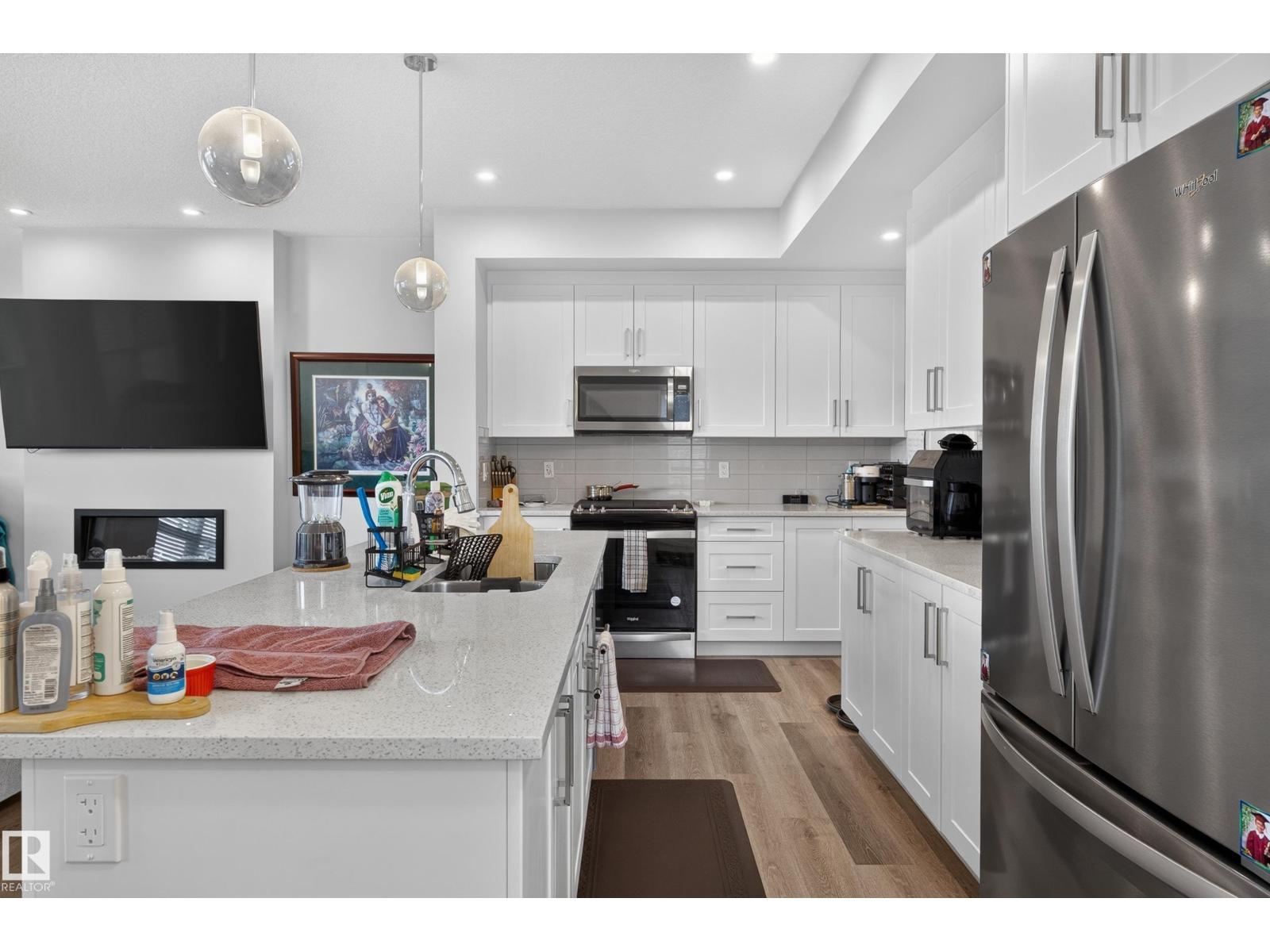 22809 95A AV NW - 25