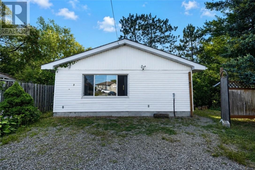 1099 Gordon Avenue - Image 23