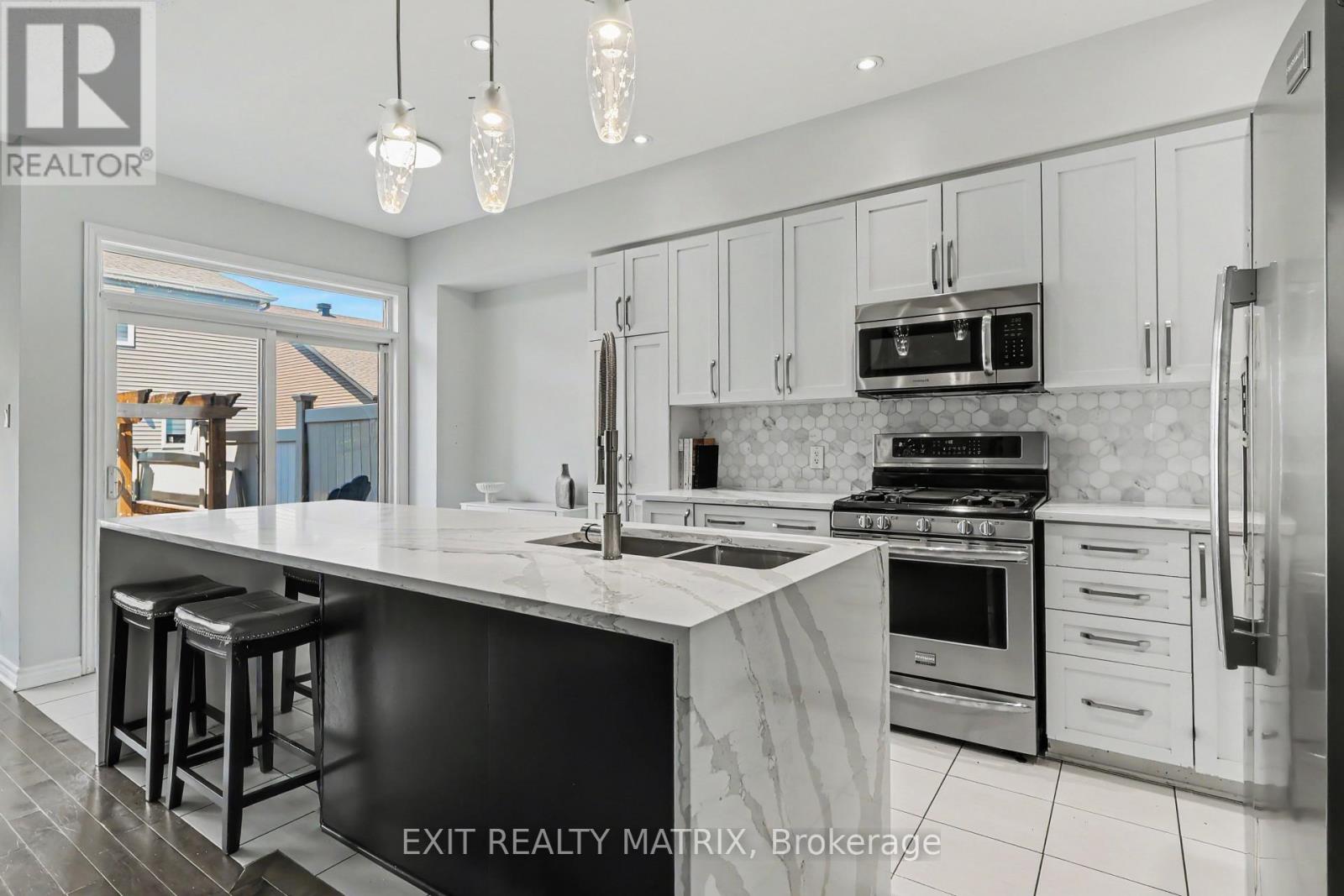 3 Bed, 3 Bath House for Sale in Ottawa – 749 MORNINGSTAR WAY, Ottawa – MLS# X13678506 - Image 11